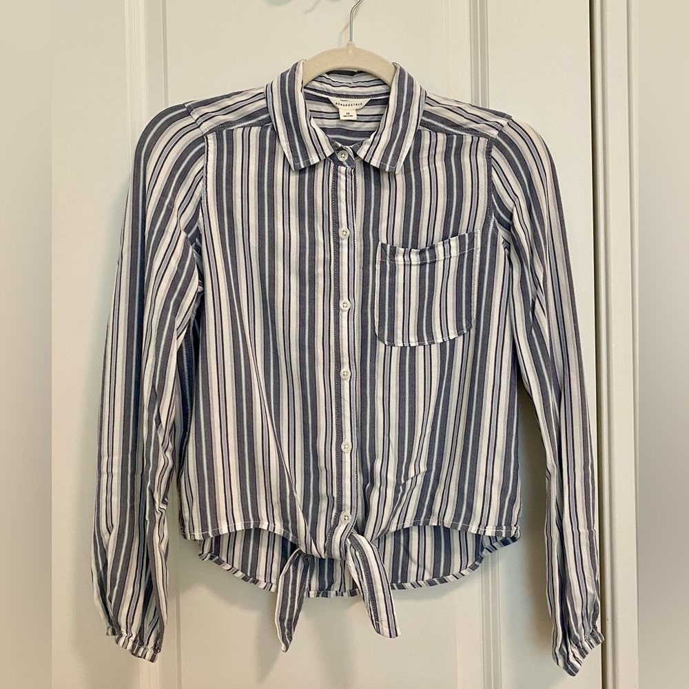 Aeropostale Lightweight Button Up Top size XS